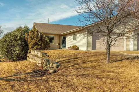 1010 Georgene St, Dodgeville, WI 53533