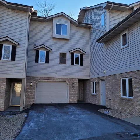 442 Meadowridge Cir, Lake Mills, WI 53551