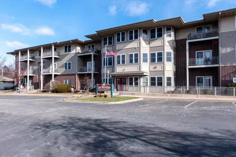 410 New Age Cir #220, Verona, WI 53593