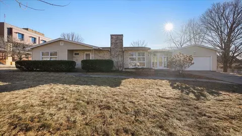 281 E 2nd St, Richland Center, WI 53581