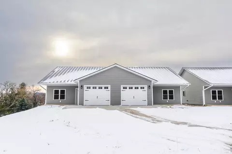 711 Salsbery Cir, Hillsboro, WI 54634