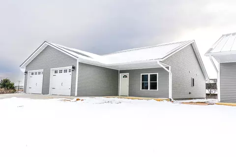 713 Salsbery Cir, Hillsboro, WI 54634
