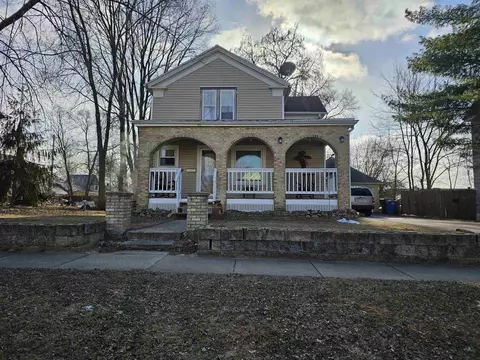 112 E Burns St, Portage, WI 53901
