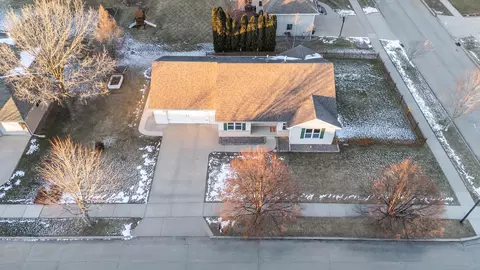3200 Mockingbird Way, Oshkosh, WI 54904