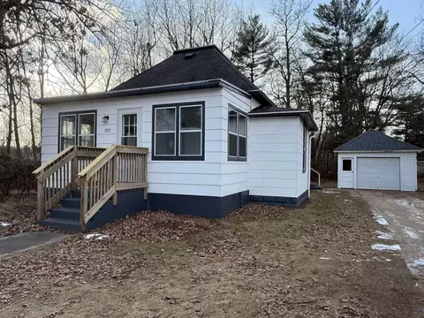 703 Main St, Friendship, WI 53934