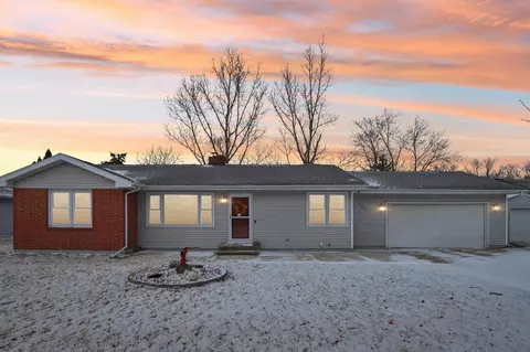 1602 Meadowlark Ln, Prairie Du Sac, WI 53578