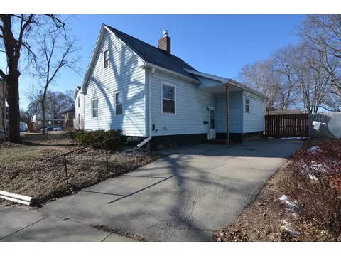 604 Macfarlane Rd, Portage, WI 53901