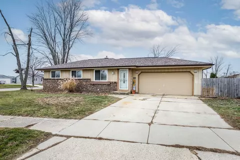 2018 Hermitage Ln, Janesville, WI 53546