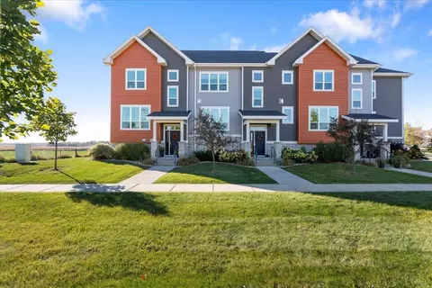 9391 Old Sauk Rd #9, Middleton, WI 53562