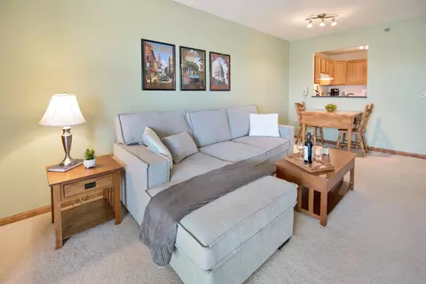 102 Prairie Heights Dr #412, Verona, WI 53593