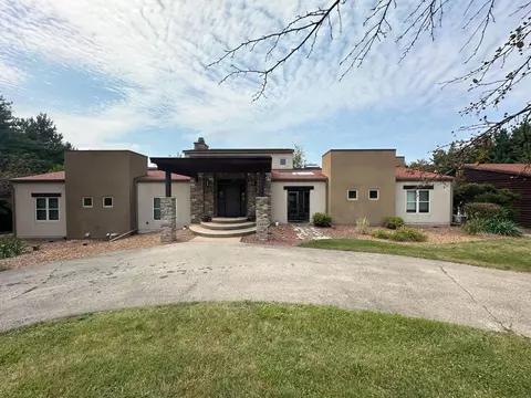 w5614 Sunset Hills Lane, Monroe, WI 53566