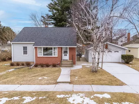 240 Modern Ave, Reedsburg, WI 53959