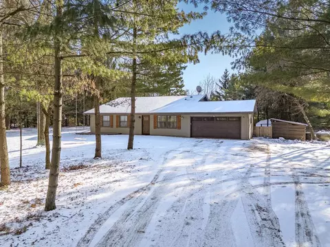 w2791 Dees Road, Lyndon Station, WI 53944