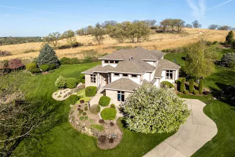 4242 Savannah Ct, Middleton, WI 53562