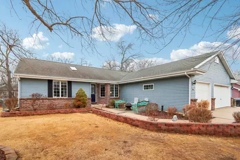 4511 W Rotamer Rd, Janesville, WI 53546