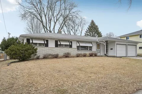 4718 Retana Dr, Madison, WI 53714
