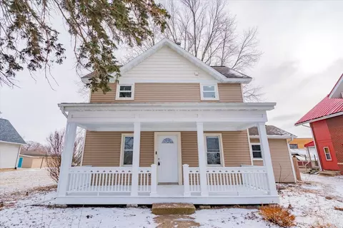 313 W Main St, Mount Horeb, WI 53572