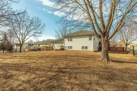 411 Scott Dr, Deforest, WI 53532