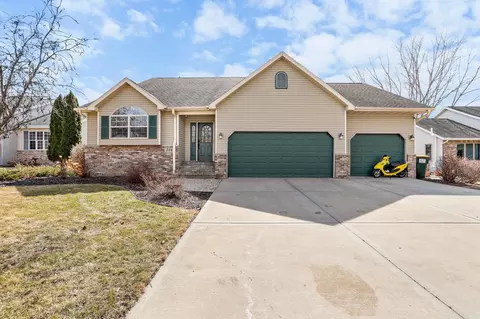 234 Parador Pl, Cottage Grove, WI 53527