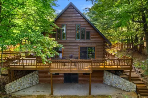 1094 W Queens Way, Nekoosa, WI 54457