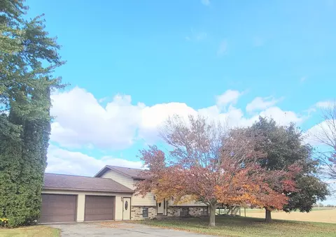 n12086 North Parish Road, Markesan, WI 53946