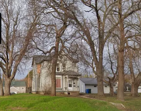 724 8th Ave, Baraboo, WI 53913