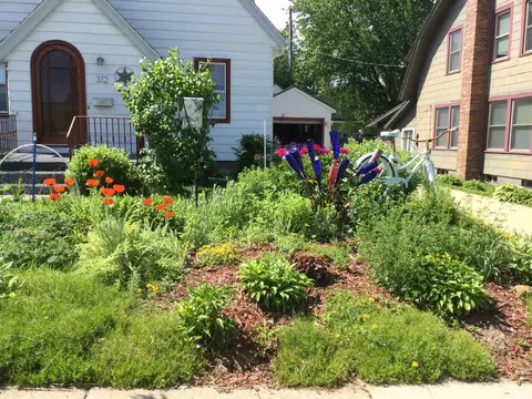 312 W Lacrosse St, Tomah, WI 54660