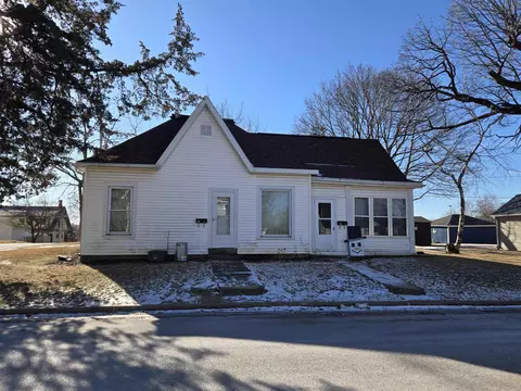 313 E Merrimac St, Dodgeville, WI 53533