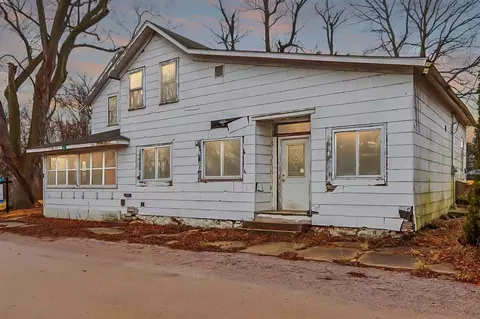 3605 Holly Ridge Ln, Cambridge, WI 53523