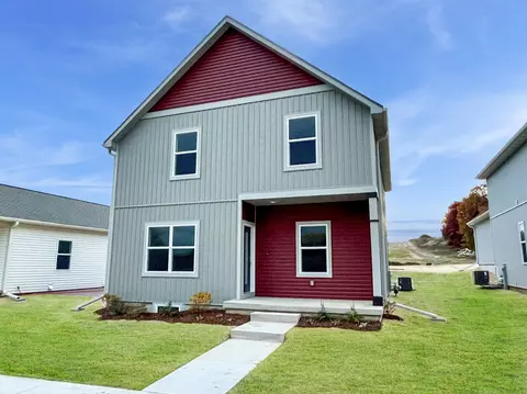 511 Park St, Poynette, WI 53955