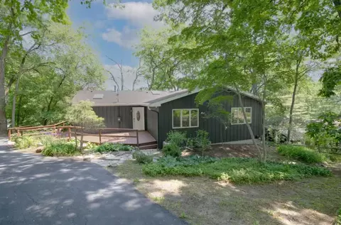 10500 N East Riverview Dr, Edgerton, WI 53534
