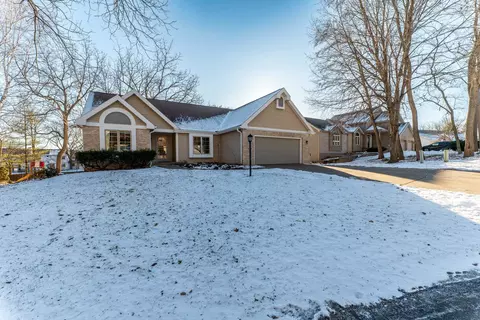 925 S Holt Cir, Madison, WI 53719