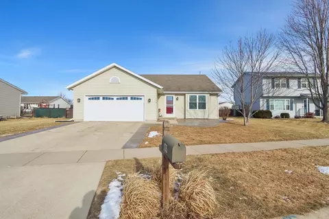 175 Green View Dr, Belleville, WI 53508