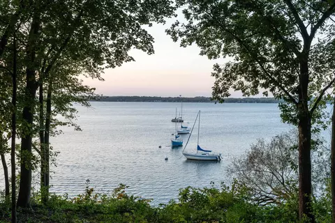 3406 Lake Mendota Dr, Madison, WI 53705