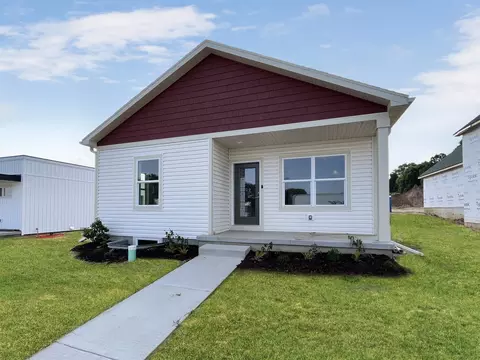 509 Park St, Poynette, WI 53955