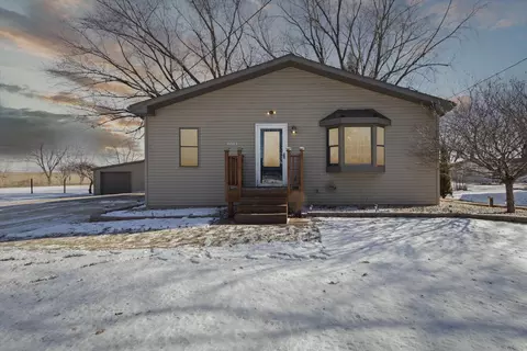 6013 S County Road D, Beloit, WI 53511