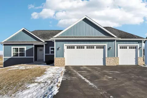 403 Luann Kay Ln, Orfordville, WI 53576