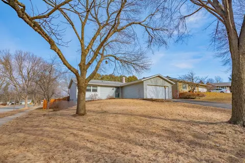 2 Jason Cir, Madison, WI 53719