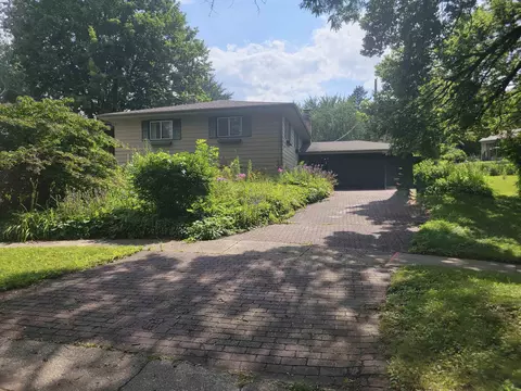 10 Barron Ct, Madison, WI 53705