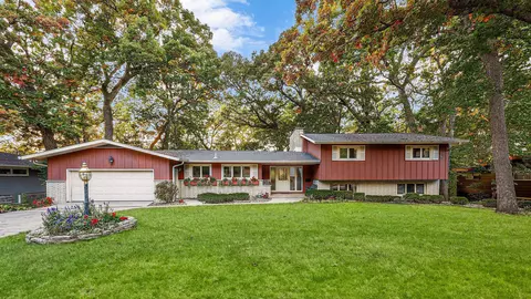 4926 Fond Du Lac Trl, Madison, WI 53705