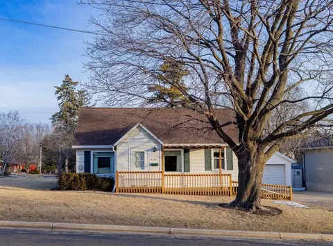 202 E Madison St, Dodgeville, WI 53533