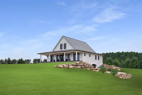 7118 Southview Rd, Manitowoc, WI 54220