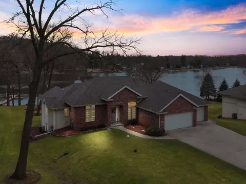 384 E Samuelsen Dr, Edgerton, WI 53534