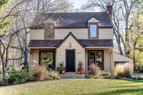 425 Merrill Crest Dr, Madison, WI 53705