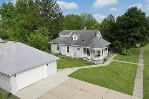 608 Albion Rd, Edgerton, WI 53534
