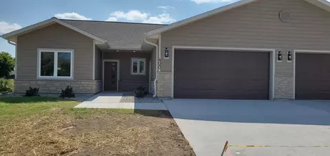 400 Louis Ln, Baraboo, WI 53913