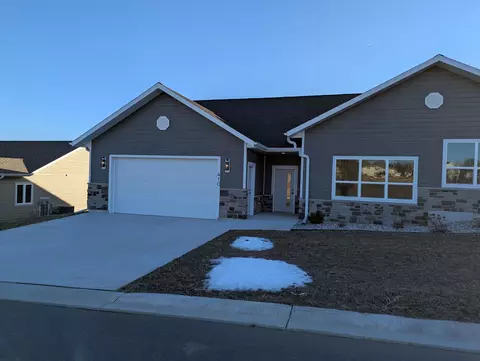 410 Louis Ln, Baraboo, WI 53913