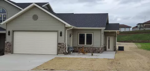 424 Louis Ln, Baraboo, WI 53913