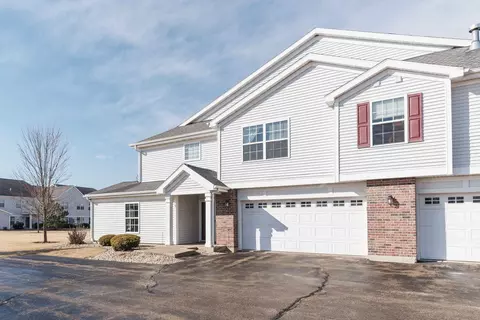 4725 Poplar Creek Dr, Madison, WI 53718