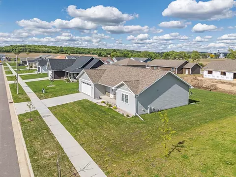 612 Eisenhower St, Baraboo, WI 53913